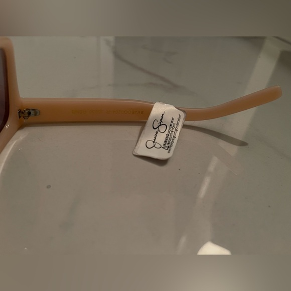 Jessica Simpson Sunglasses - Picture 9 of 9